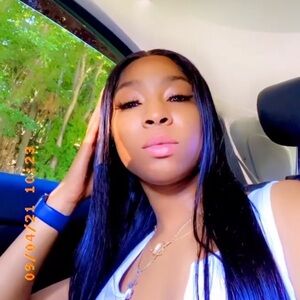 Meet your Posher, Chloe